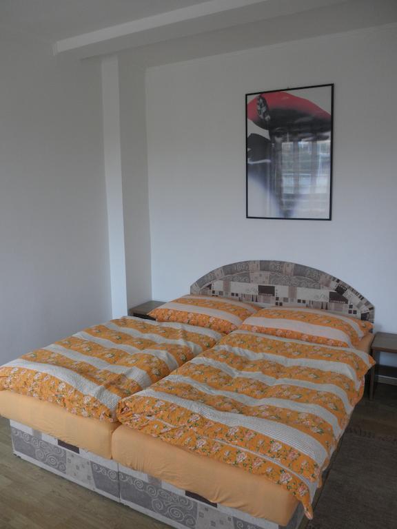 Ehila Hotel KLV Quarto foto